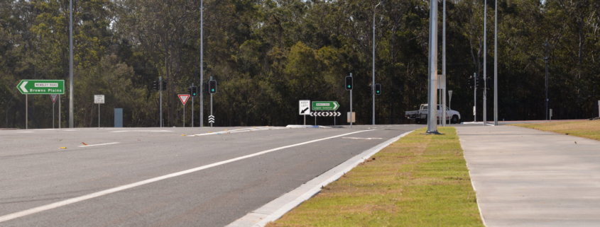 Traffic lights at Third Avenue Berrinba